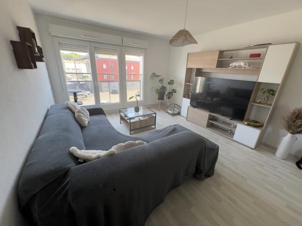 Appartement
         4 pièces
        - 79 m² 93 000 € *