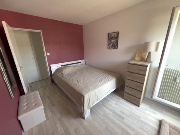 Appartement
         4 pièces
        - 79 m² 93 000 € *