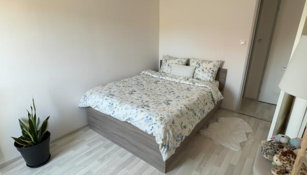 Appartement
         4 pièces
        - 79 m² 93 000 € *