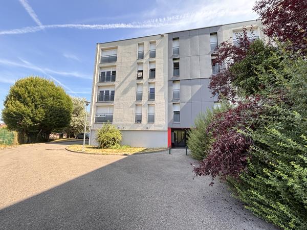 Appartement
         4 pièces
        - 79 m² 93 000 € *