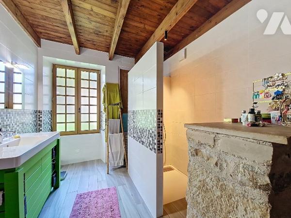 PROPRIETE ATYPIQUE SUR 6HA AU COEUR DU VALLON