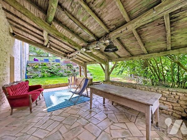 PROPRIETE ATYPIQUE SUR 6HA AU COEUR DU VALLON