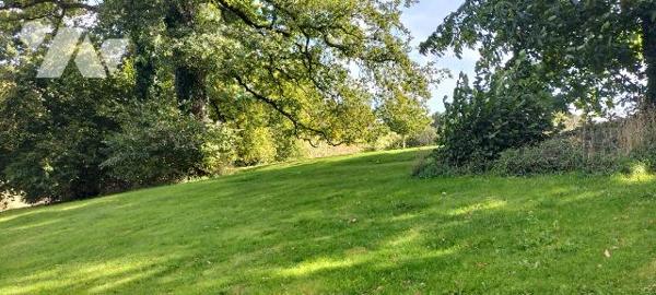 PROPRIETE ATYPIQUE SUR 6HA AU COEUR DU VALLON