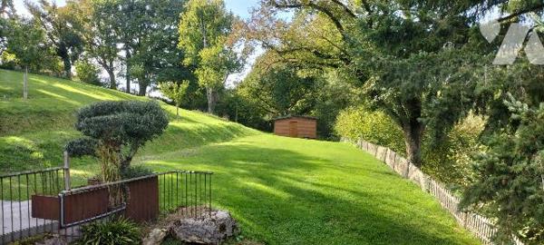 PROPRIETE ATYPIQUE SUR 6HA AU COEUR DU VALLON