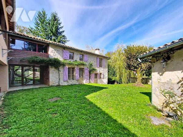 PROPRIETE ATYPIQUE SUR 6HA AU COEUR DU VALLON