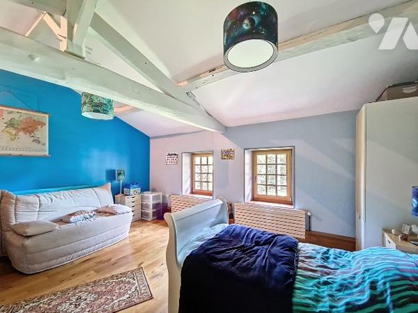 PROPRIETE ATYPIQUE SUR 6HA AU COEUR DU VALLON