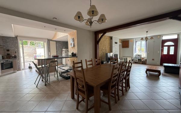 Maison à vendre    7 pièces • 170 m2 Mamers