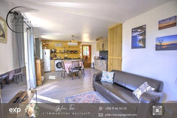 Maison individuelle jolie vue, garage, source, calme