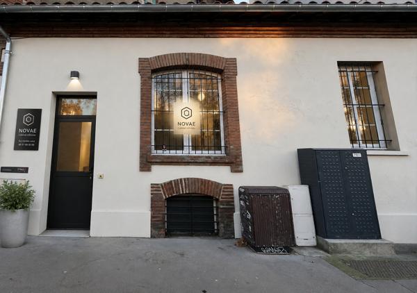 TOULOUSE - LES CHALETS -Bureaux avec forte visibilité de 55.4 m² carrez. , Toulouse