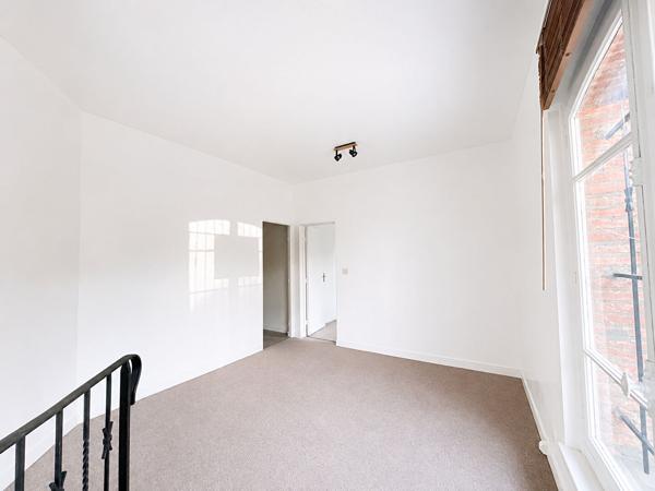 TOULOUSE - LES CHALETS -Bureaux avec forte visibilité de 55.4 m² carrez. , Toulouse