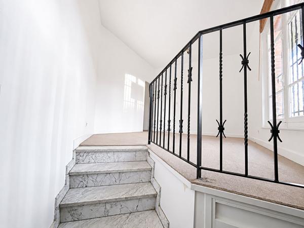 TOULOUSE - LES CHALETS -Bureaux avec forte visibilité de 55.4 m² carrez. , Toulouse