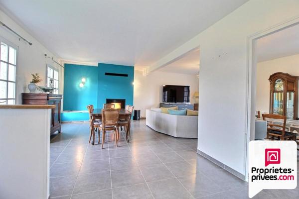 1h15 de Paris - A VENDRE SPACIEUSE MAISON 8 PIECES, SOUS-SOL, PISCINE, TERRAIN 4350  m²