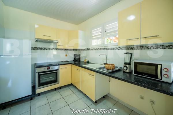 Un bien rare aux Anses-d’Arlet à quelques minutes à pied de la plage !