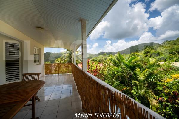 Un bien rare aux Anses-d’Arlet à quelques minutes à pied de la plage !
