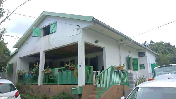 Maison à vendre F6 LE TAMPON (974)