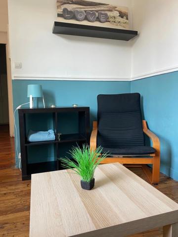 Location                                                      Appartement
                        
                     3 pièces                      40 m2                     à Nice