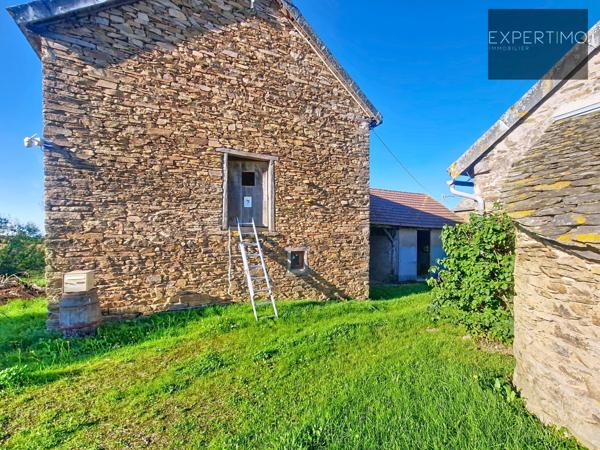 Réquista (12170) Belle Ferme avec dépendances, 3 chambres et 9,5 ha de terres attenantes à Réquista