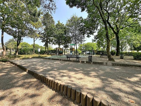 Vente                                                      Appartement
                        
                     4 pièces                      69 m2                     à Crosne