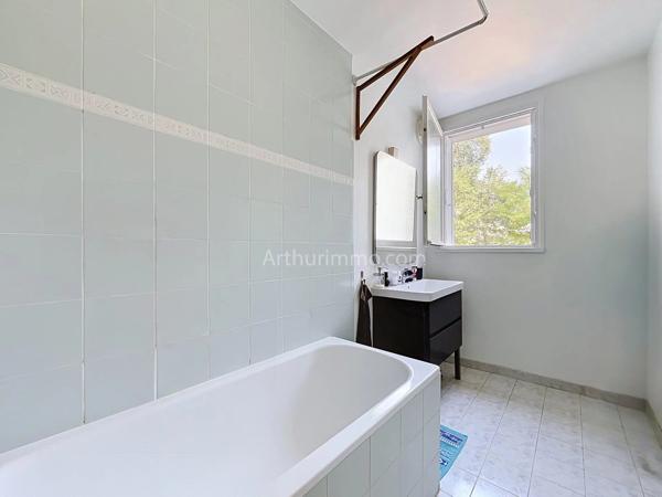 Vente                                                      Appartement
                        
                     4 pièces                      69 m2                     à Crosne