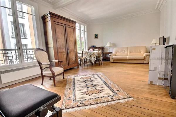 Vente                                                      Appartement
                        
                     3 pièces                      53 m2                     à Asnières-sur-Seine