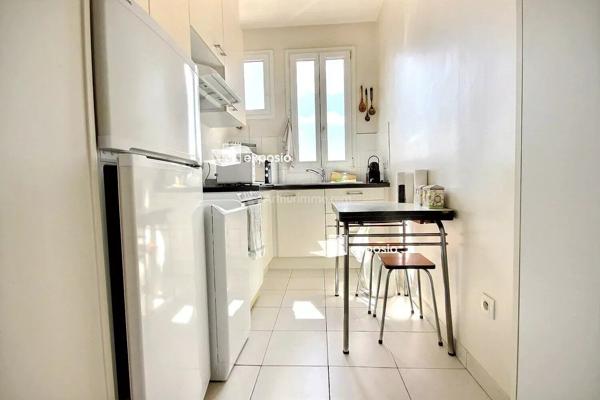 Vente                                                      Appartement
                        
                     3 pièces                      53 m2                     à Asnières-sur-Seine