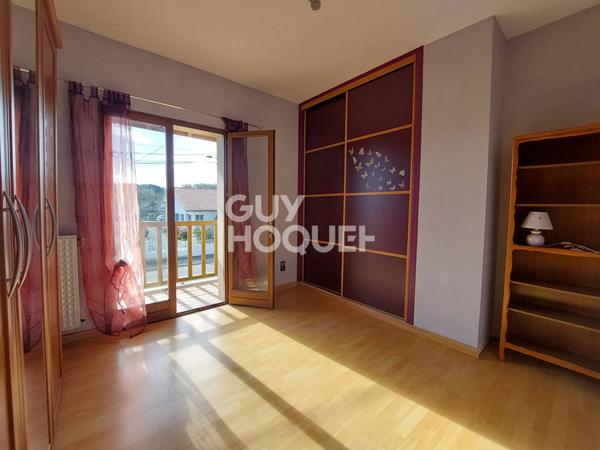 Maison sur deux niveaux, beaux volumes, Dax