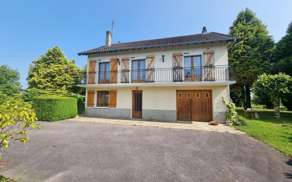 Maison à vendre    4 pièces • 98 m2 Saint-Yrieix-la-Perche
