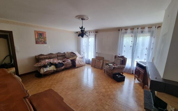 Maison à vendre    4 pièces • 98 m2 Saint-Yrieix-la-Perche