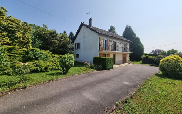 Maison à vendre    4 pièces • 98 m2 Saint-Yrieix-la-Perche