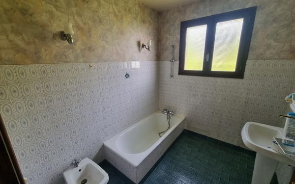 Maison à vendre    4 pièces • 98 m2 Saint-Yrieix-la-Perche