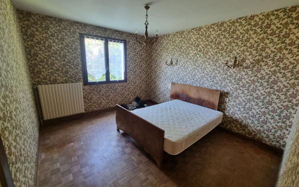 Maison à vendre    4 pièces • 98 m2 Saint-Yrieix-la-Perche