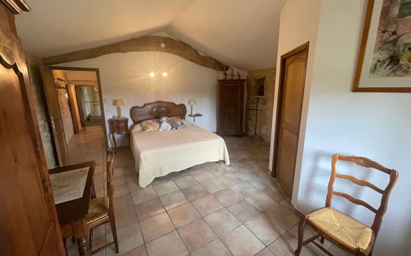 Maison à vendre    5 pièces •  Barjac