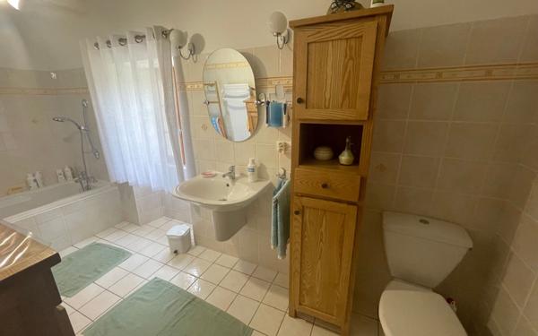 Maison à vendre    5 pièces •  Barjac