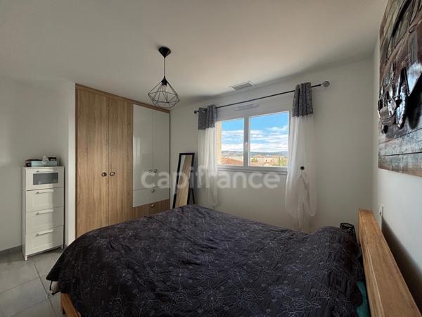 POUSSAN(34), À VENDRE MAISON 4 FACES, P6, SURFACE 140 m2, TERRAIN 922 m2, PISCINE, GARAGE, VUE DÉGAGÉE, SECTEUR CALME.