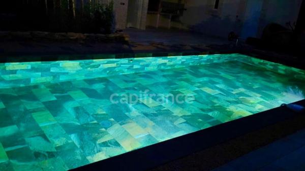 POUSSAN(34), À VENDRE MAISON 4 FACES, P6, SURFACE 140 m2, TERRAIN 922 m2, PISCINE, GARAGE, VUE DÉGAGÉE, SECTEUR CALME.