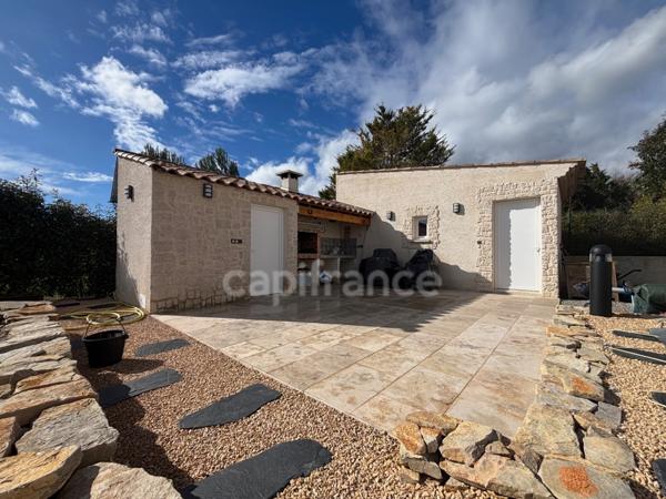 POUSSAN(34), À VENDRE MAISON 4 FACES, P6, SURFACE 140 m2, TERRAIN 922 m2, PISCINE, GARAGE, VUE DÉGAGÉE, SECTEUR CALME.