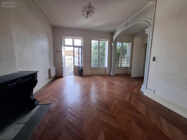 Immeuble à vendre à Saintes en Charente-Maritime (17100), ref : 17111-683