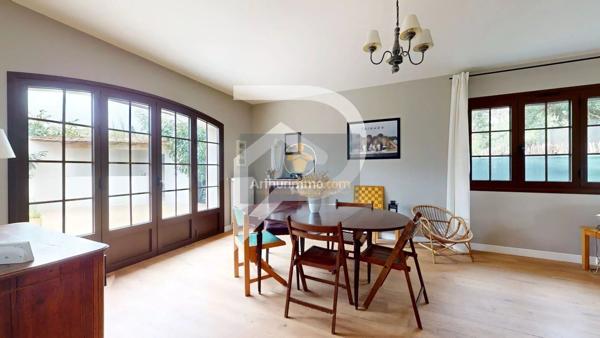 Vente                                                      Maison
                        
                     8 pièces                      185 m2                     à Marly-le-Roi