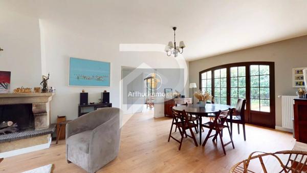 Vente                                                      Maison
                        
                     8 pièces                      185 m2                     à Marly-le-Roi