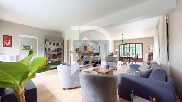 Vente                                                      Maison
                        
                     8 pièces                      185 m2                     à Marly-le-Roi
