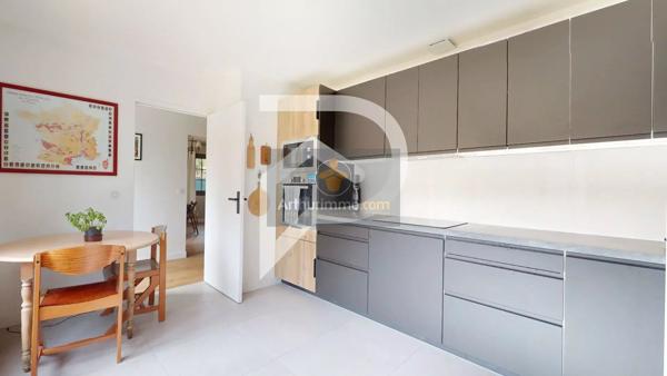 Vente                                                      Maison
                        
                     8 pièces                      185 m2                     à Marly-le-Roi