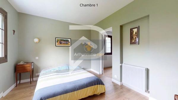 Vente                                                      Maison
                        
                     8 pièces                      185 m2                     à Marly-le-Roi