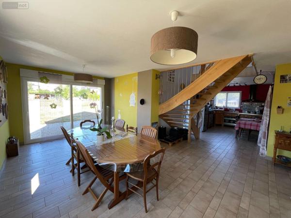 Maison à vendre à Lassay-les-Châteaux en Mayenne (53110), ref : 368