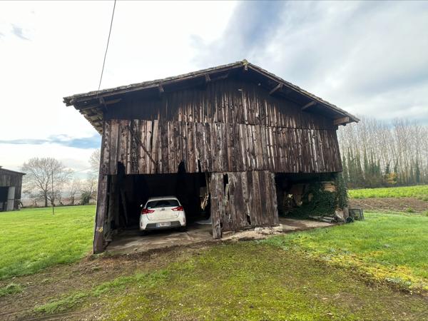 Propriété rurale avec pigeonnier et dépendances sur 3 hectares