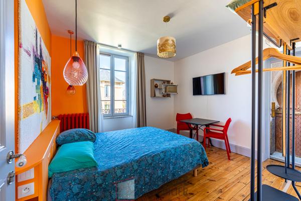Maison 14 pièce(s) 7 chambre(s) 374 m²