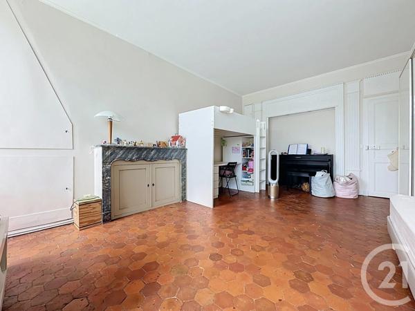 Appartement F4 à vendre  3 pièces - 78,40 m 2   VERSAILLES  - 78