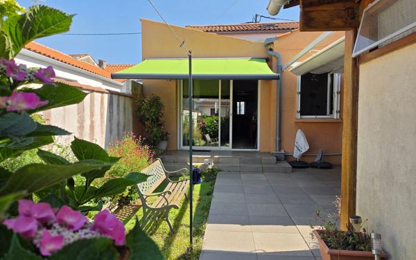 Maison à vendre    4 pièces •  Rochefort