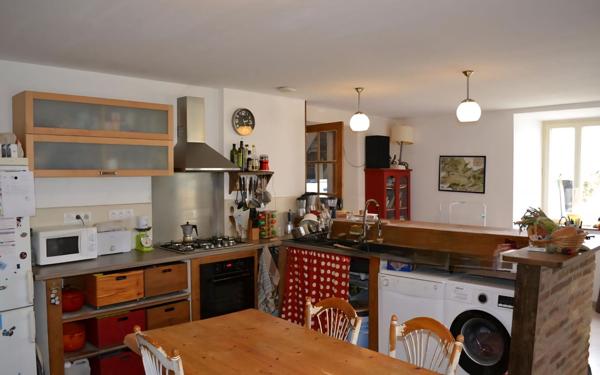 Maison à vendre    4 pièces •  Berrias-et-Casteljau