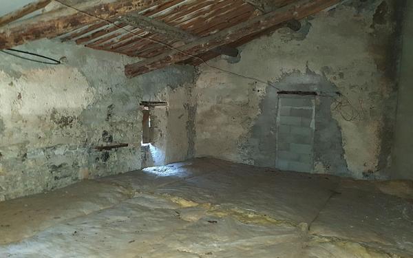 Maison à vendre    4 pièces •  Berrias-et-Casteljau