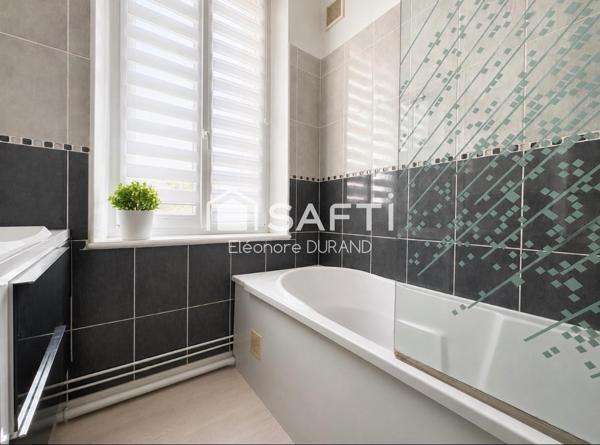 Maison bourgeoise T5 pleine de charme avec fort potentiel – axe Reims Laon